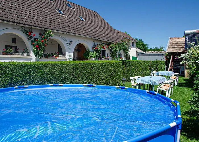 בית הארחה Banoporta Köveskál